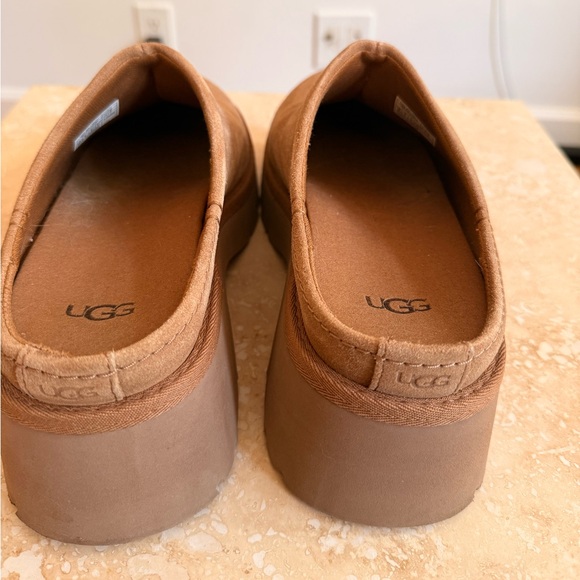 UGG - New Heights Clogs - Picture 7 of 13